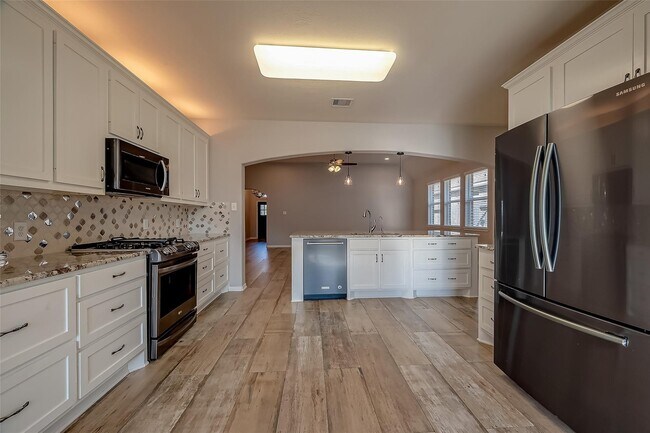 Foto del edificio - 8306 Hampton Bay Drive