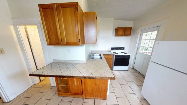 Building Photo - 2431 Vine St