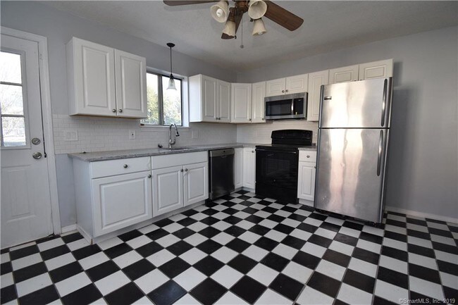 Foto del edificio - 581 Highland Ave