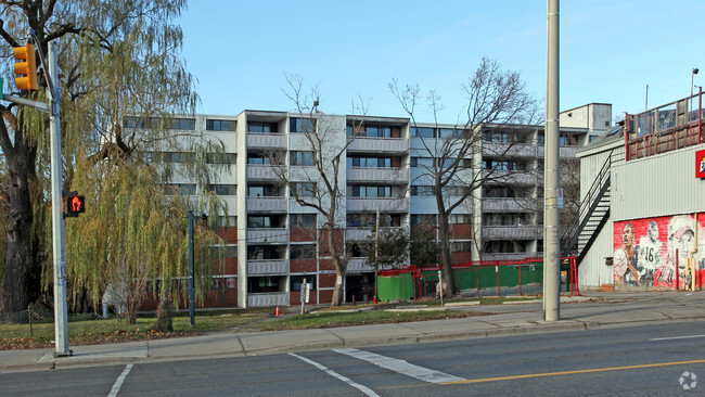 Primary Photo - The Laurentian