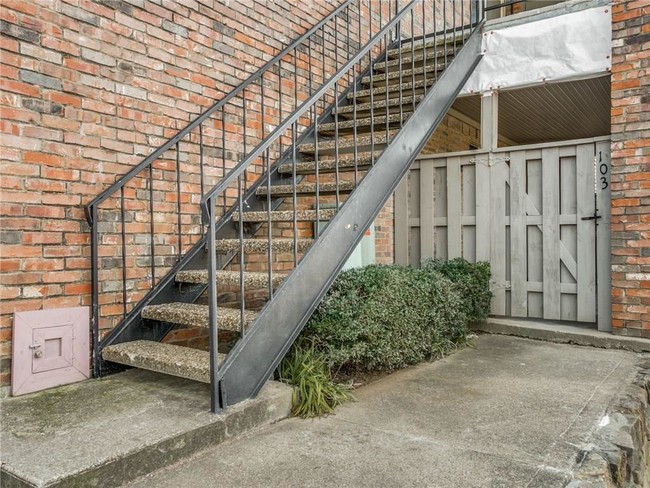 Building Photo - 2732 Copper Creek Dr