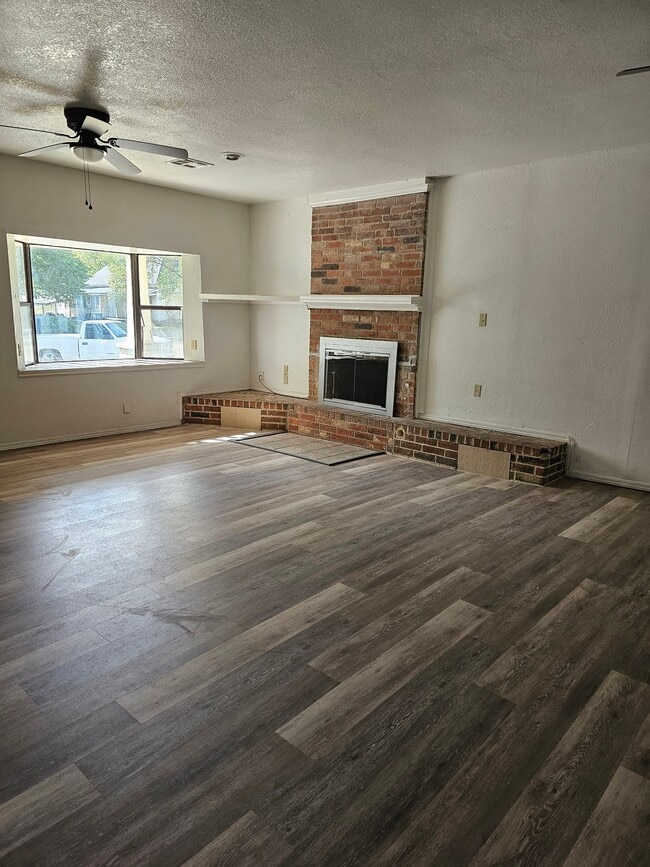 Building Photo - 531 N Pottenger Ave