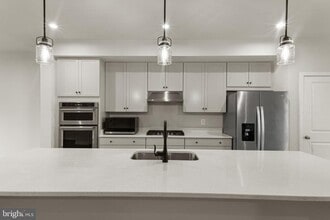 Building Photo - 113 Lentz Ln