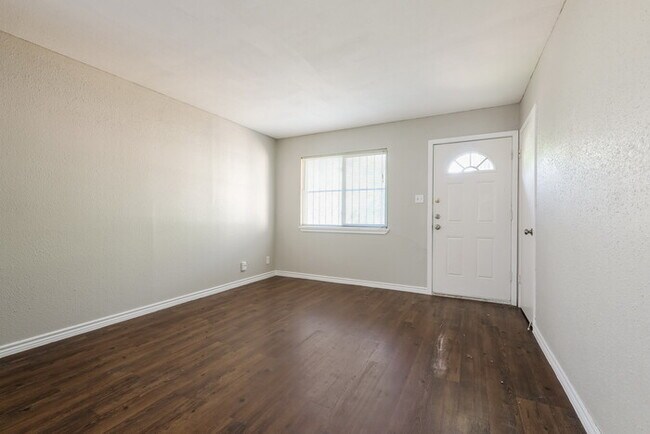 Foto del edificio - 7127 Glen Terrace