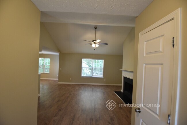 Foto del edificio - 2676 Lake Park Bend