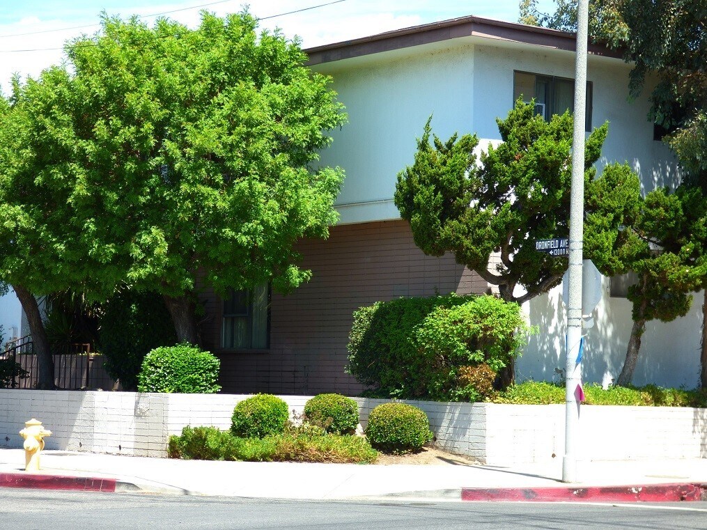 13040 Dronfield Ave Unit 16, Los Angeles, CA 91342 Room for Rent in