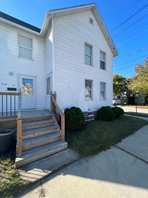 2022 Emmet St Unit 2022A, Two Rivers, WI 54241 Apartments in Two