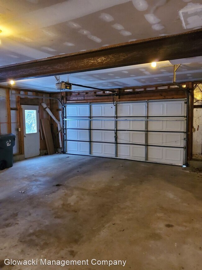 Building Photo - 3 br, 2 bath House - 1131 Golden Drive