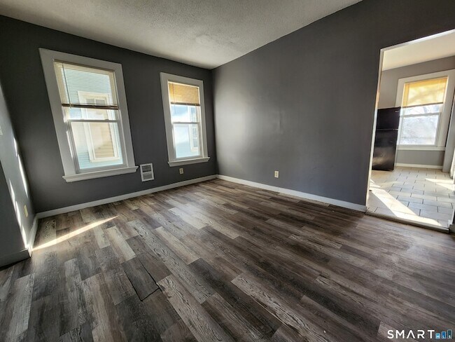 Foto del edificio - 538 Howard Ave