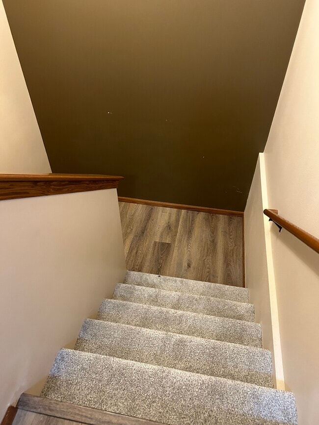 Building Photo - 404 Duchess Dr