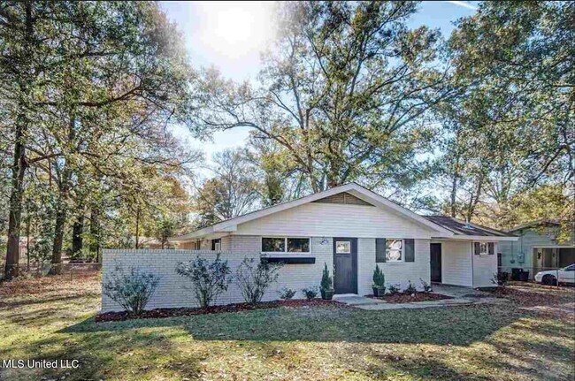 Building Photo - 361 Mary Ann Dr