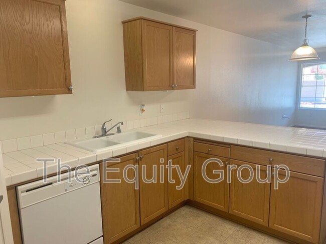 Foto del edificio - 4349 W Walnut Ave