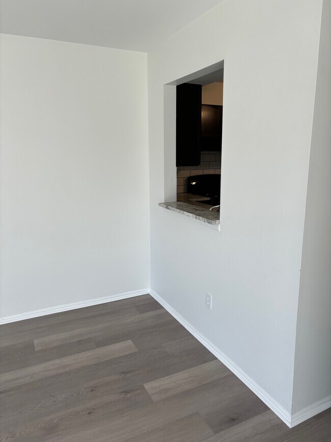 Dinning Area - 233 Wyndham Pl