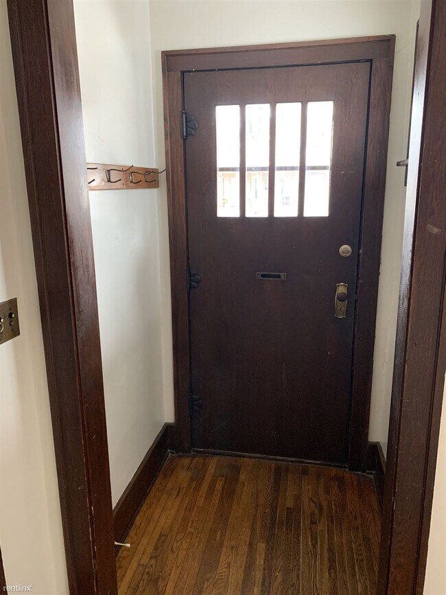 Foto del edificio - 3 br, 1 bath House - 300 Brown St SE 300 B...