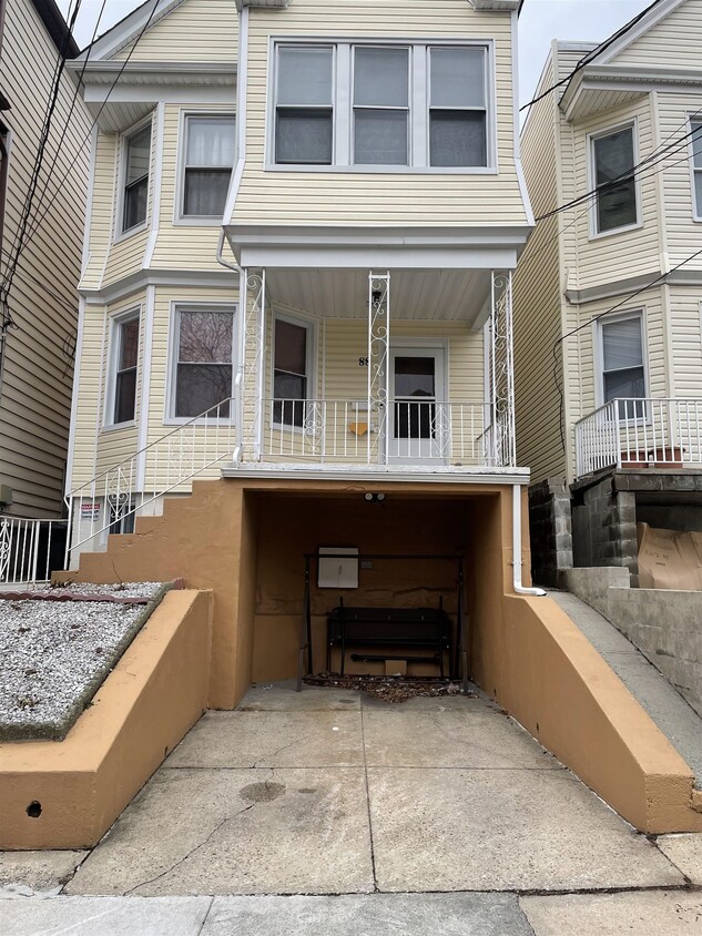 88 W 53rd St Unit 1, Bayonne, NJ 07002 - Room for Rent in Bayonne, NJ ...