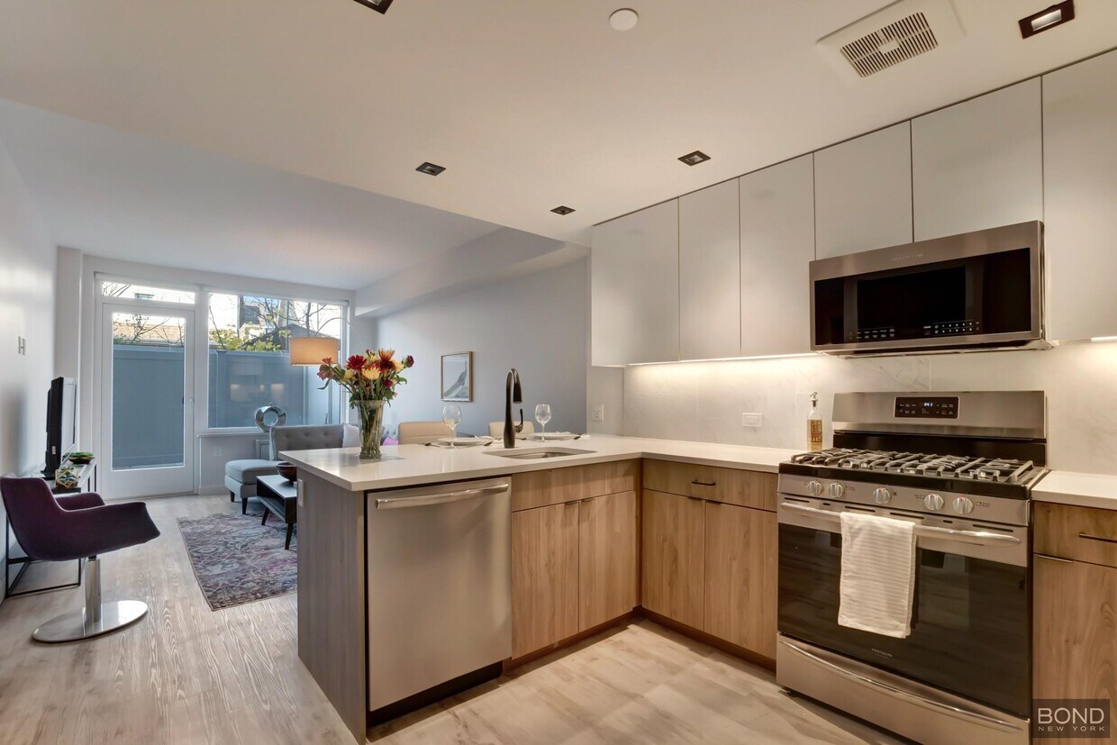 Foto principal - 188-11 Hillside Ave.