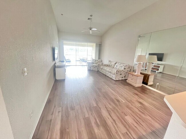 Foto del edificio - 2285 Harmony Ln