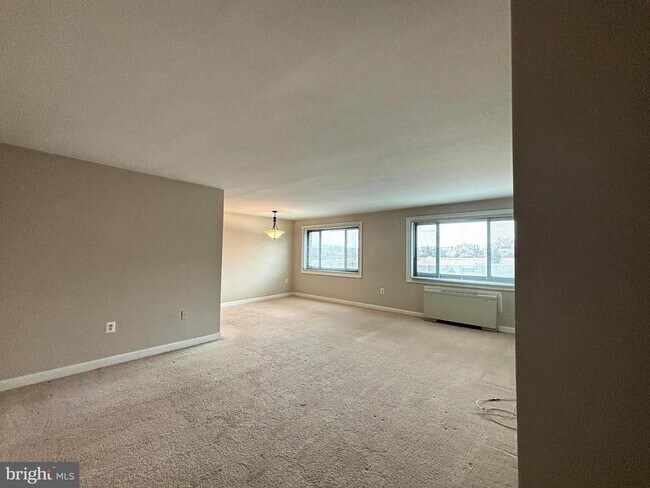 Foto del edificio - 1200 S Arlington Ridge Rd