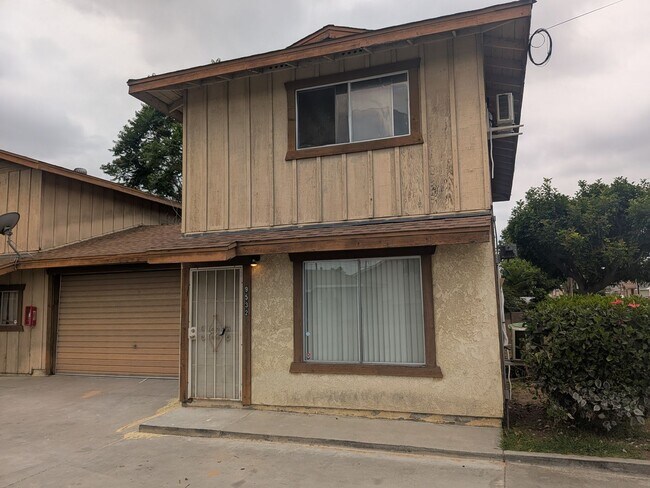 Building Photo - B- 6-Unit  9532-9536 1/2 Cedar Street.