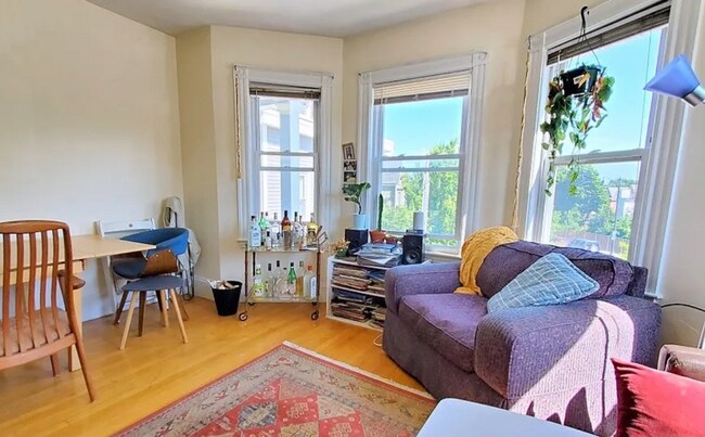 Foto del edificio - 757 Somerville Ave