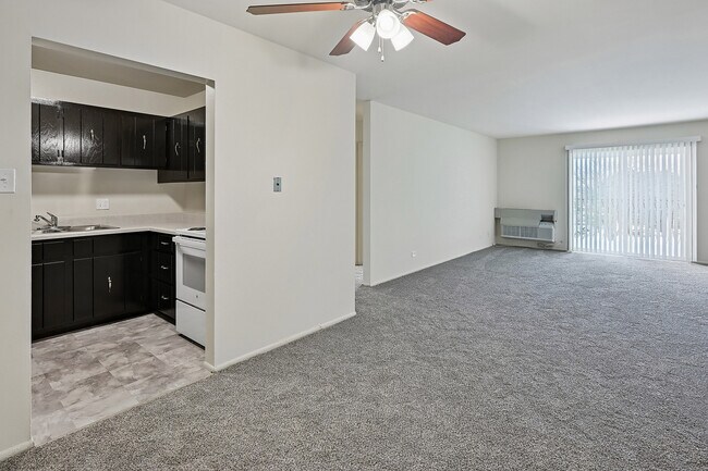 Building Photo - ReNew Lake Arlington