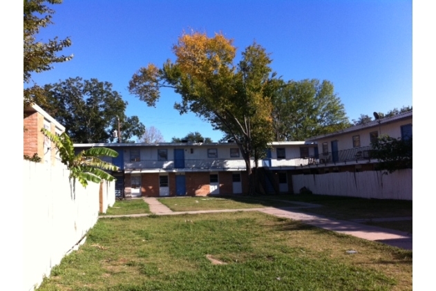 Building Photo - Golfcrest Hills