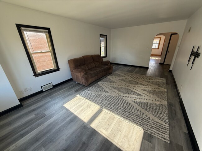 Building Photo - Caleb Hyatt - Tenant Placement