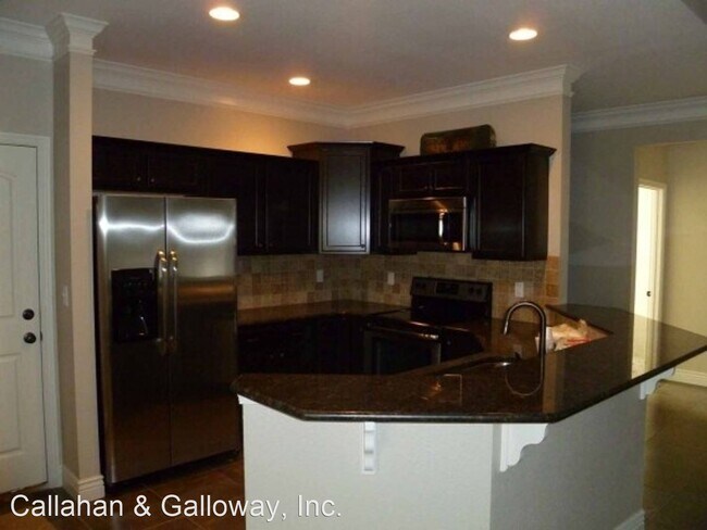 Building Photo - 4 br, 2 bath House - 1004 Louisville Drive