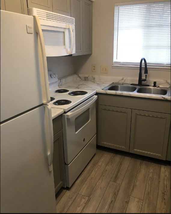 Foto del edificio - 3248 Lupine Dr