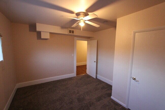 Habitación 1 - 624 Carothers Ave