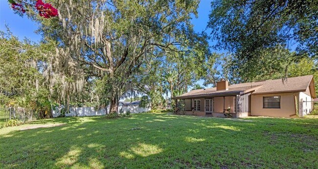 Foto del edificio - 525 Garden Heights Dr