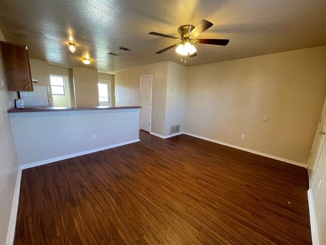 Building Photo - 1108 Leslie Cir