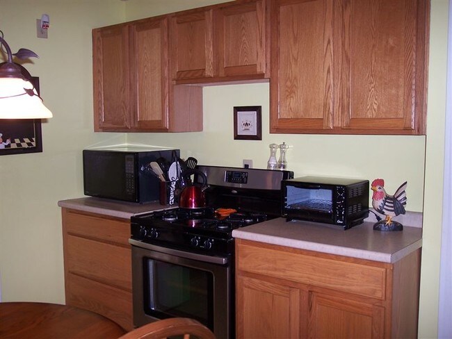 Foto del edificio - 7000 Browns Lake Rd