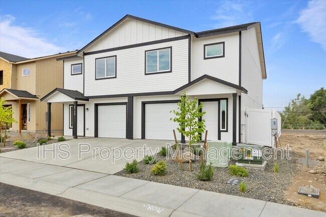 Building Photo - 4732 W Quinault Ave
