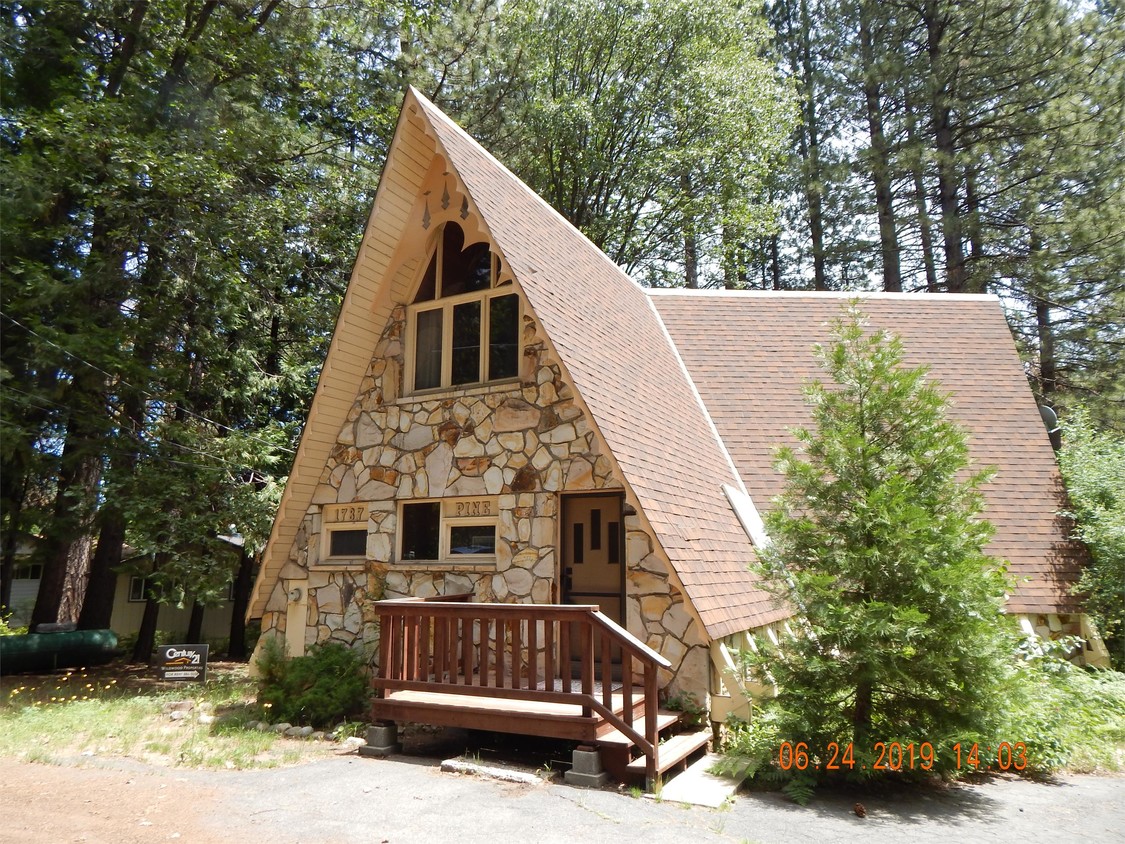 Primary Photo - 1787 Pine Dr