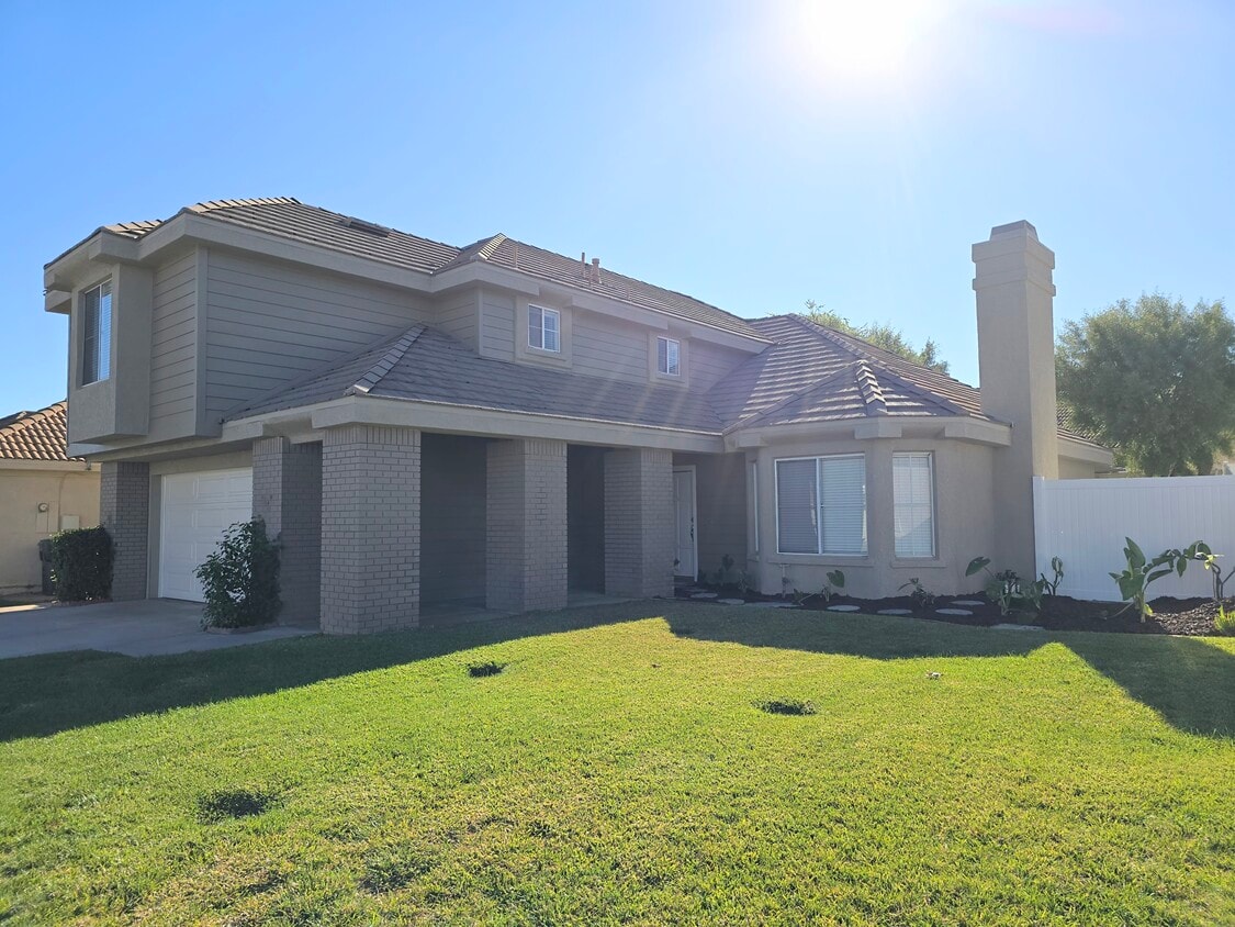 Foto principal - 23231 Joaquin Ridge Dr