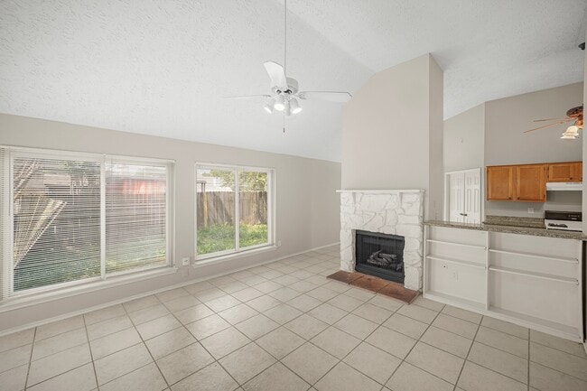 Foto del edificio - 8614 Windell Ln