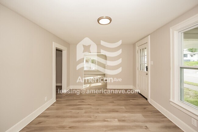 Foto del edificio - 372 Stanley Rd