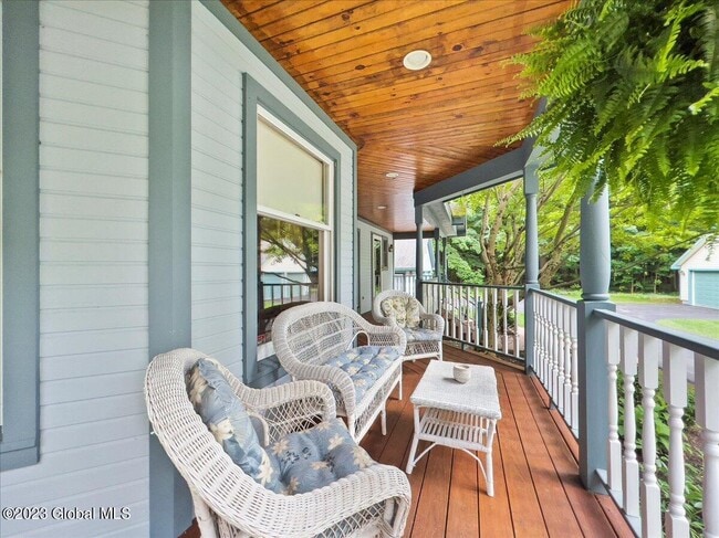 Building Photo - 7 Vallera Rd