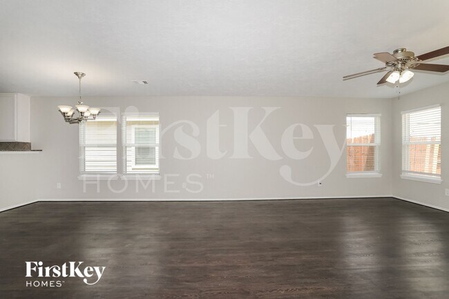 Foto del edificio - 15406 Boulder Hollow Ln