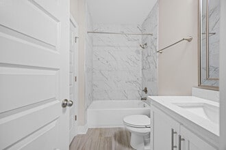NEW 1BR Bathroom - Maple on Melody