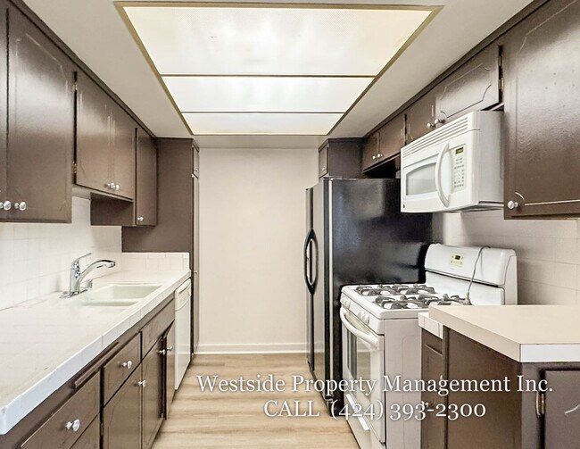 Foto del edificio - 3336 Tilden Ave