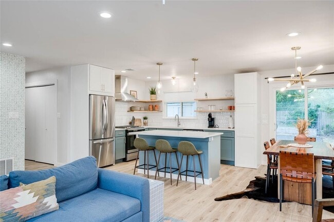 Foto del edificio - 2516 Friar Tuck Ln