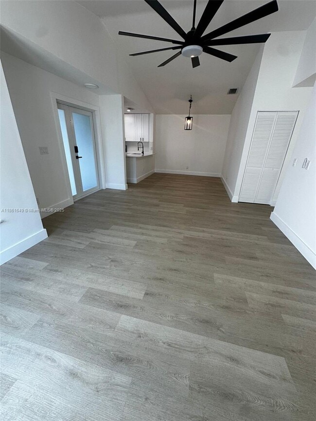 Foto del edificio - 2450 SW 85th Ave