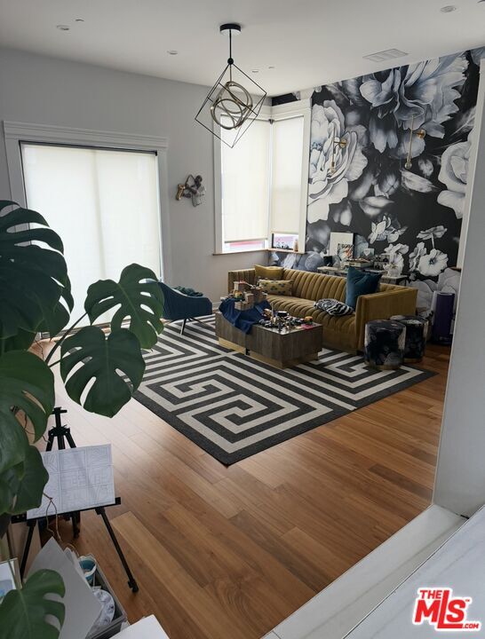 Foto del edificio - 12911 Bluff Creek Dr