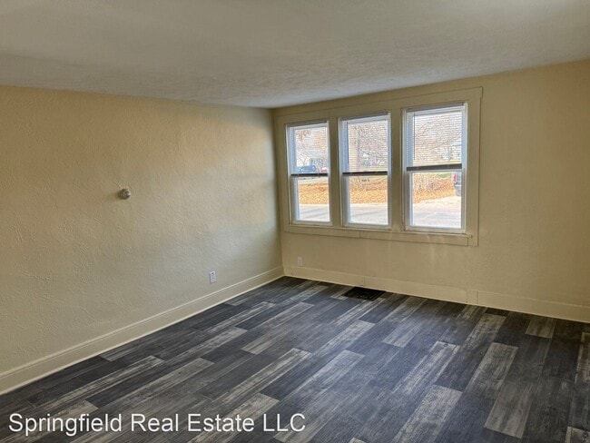 Building Photo - 2 br, 1 bath House - 2601 S Walnut St