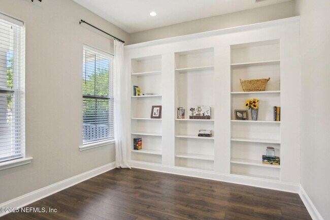 Foto del edificio - 439 Pelican Pointe Rd