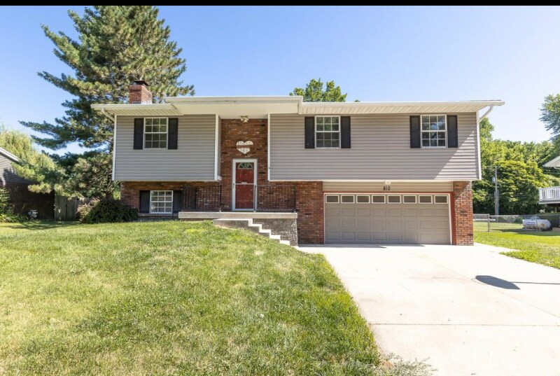 Foto principal - 810 E 2nd St