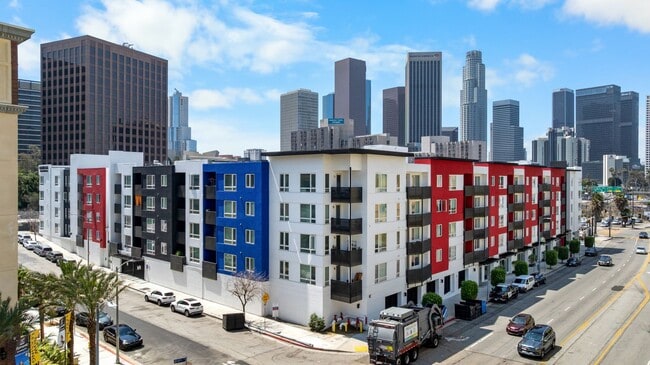 Building Photo - Canvas LA