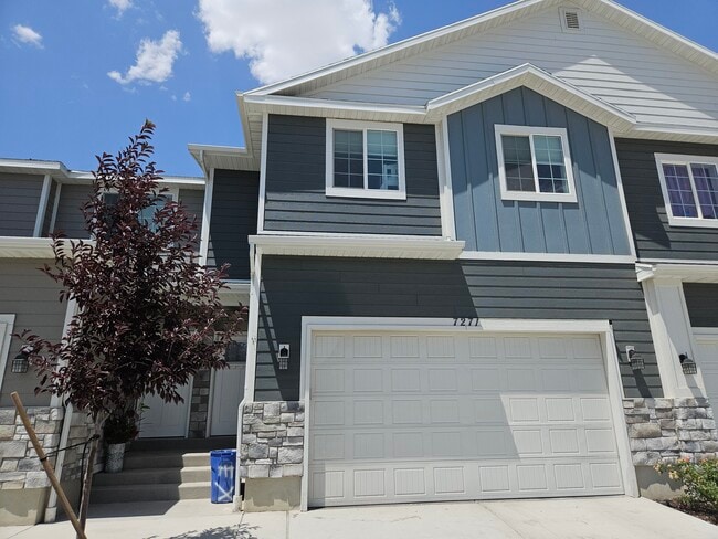 Building Photo - 7271 N Silver Spring Way